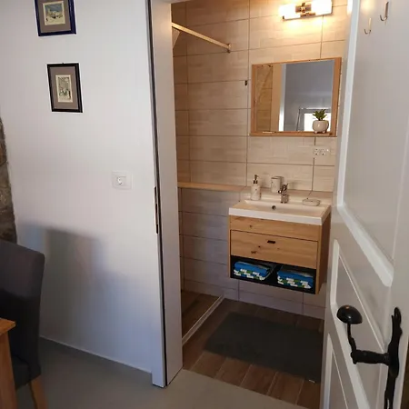 Počitniška hiša Apartma Lavanda *